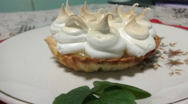 Baked pies with merengue top - Image 9